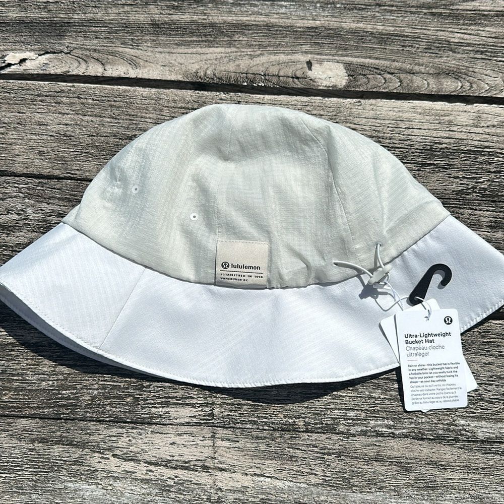 Lululemon Ultra Lightweight Bucket Hat Unisex Size l/xl Vapor Grey
